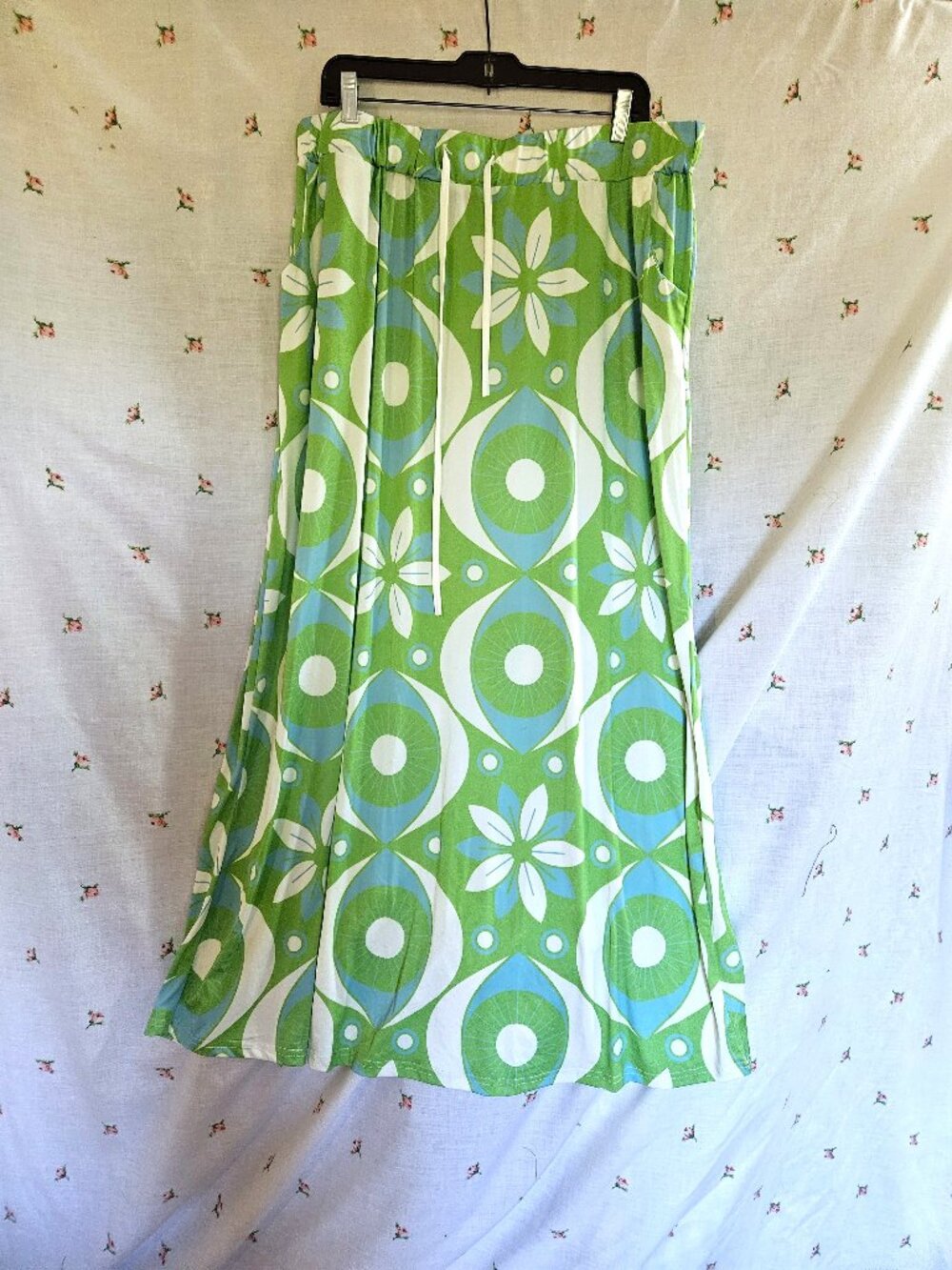 Size 2X to 3X Bon Apple Tea Maxi Skirt
